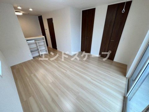 カーサ・プリメーラの居間・リビング|高崎、前橋エリアのお部屋探しはエンドスケープまで！お客様の理想お聞かせ下さい♪