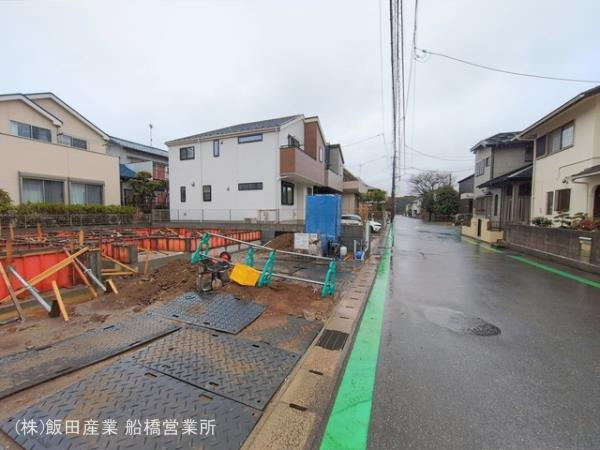 千葉市花見川区宮野木台４丁目２３３番の前面道路含む現地写真