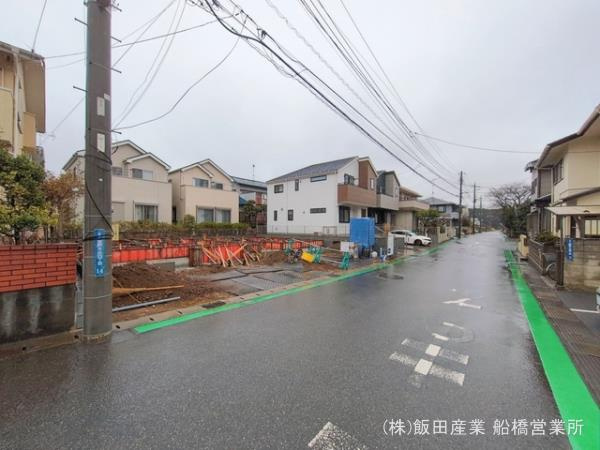 千葉市花見川区宮野木台４丁目２３３番の前面道路含む現地写真