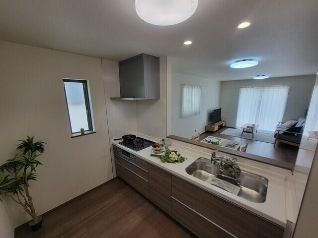 千葉市花見川区宮野木台４丁目２３３番のキッチン