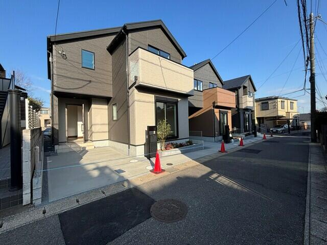 千葉花見川区南花園１丁目　第１期の前面道路含む現地写真