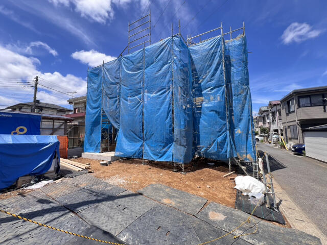 ブルーミングガーデン　千葉市花見川区千種町１棟／１期１号棟の前面道路含む現地写真|【外観写真】