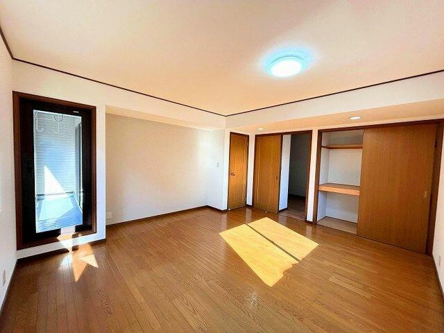 千葉市若葉区みつわ台２丁目４－１２の居間・リビング|２階南東側洋室　約１０．９帖