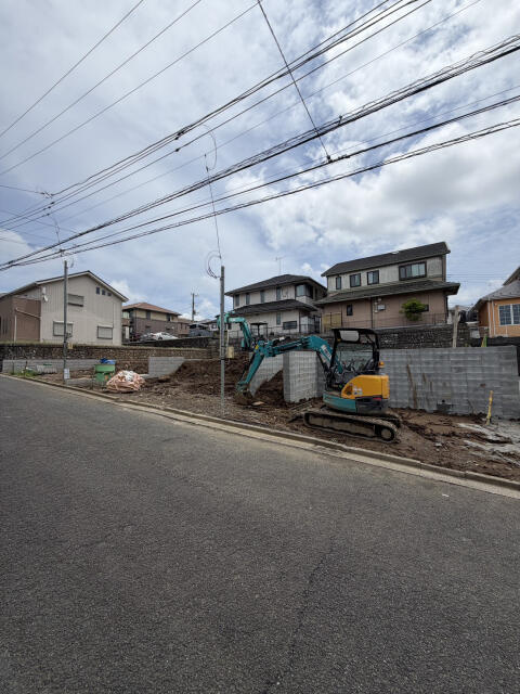 ブルーミングガーデン　千葉市若葉区原町３棟／１期２号棟の前面道路含む現地写真|7月上旬撮影