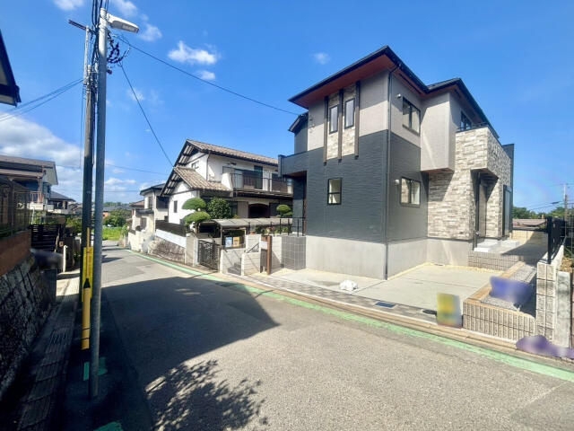 ブルーミングガーデン　千葉市若葉区千城台南２丁目１棟／１期１号棟の前面道路含む現地写真|前面道路含む現地写真