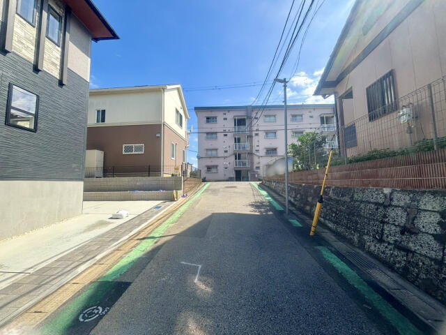 ブルーミングガーデン　千葉市若葉区千城台南２丁目１棟／１期１号棟の前面道路含む現地写真|前面道路含む現地写真