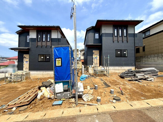 ブルーミングガーデン　千葉市緑区あすみが丘２丁目２棟／１期２号棟の前面道路含む現地写真