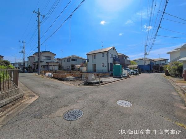 千葉市緑区あすみが丘２丁目４３番の前面道路含む現地写真