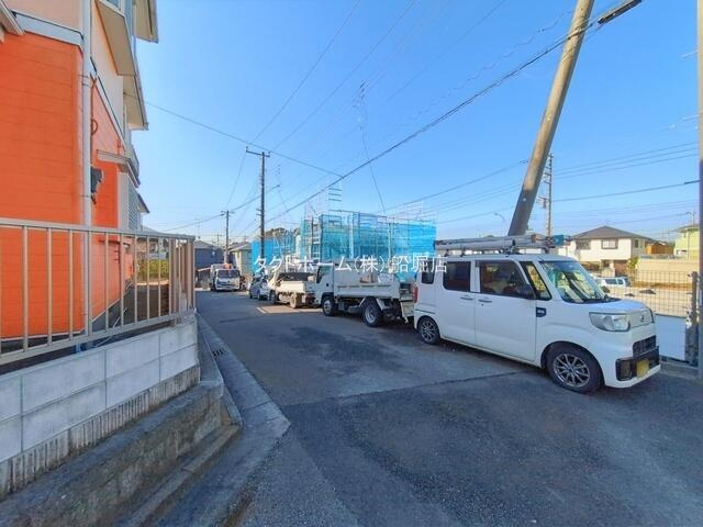 ４３２４千葉市誉田町９期５棟の前面道路含む現地写真