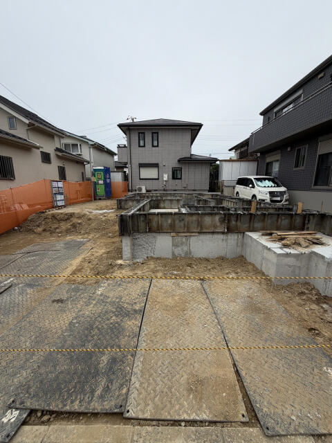 ブルーミングガーデン　千葉市緑区大椎町２期１棟／２期１号棟の駐車場|7月中旬撮影