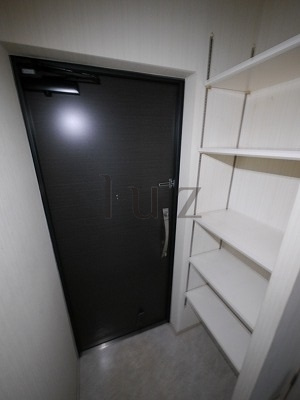 アース浅間町の玄関