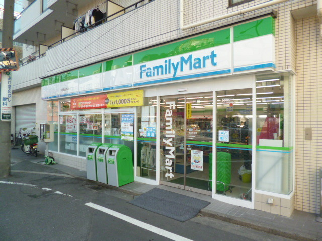Ｋメゾン新宿のその他|ファミリーマート