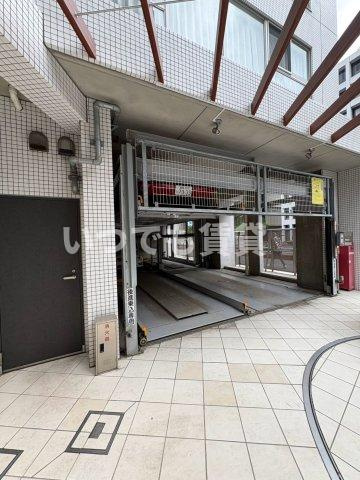ルフィット神宮北参道の駐車場