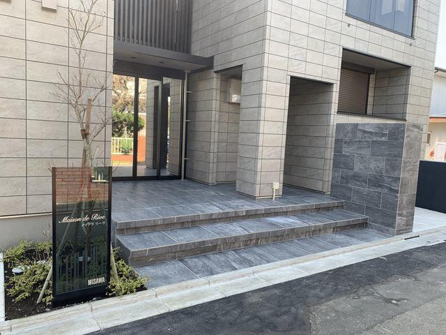 メゾン　ド　リーヴのエントランス|落ち着いたエントランスです