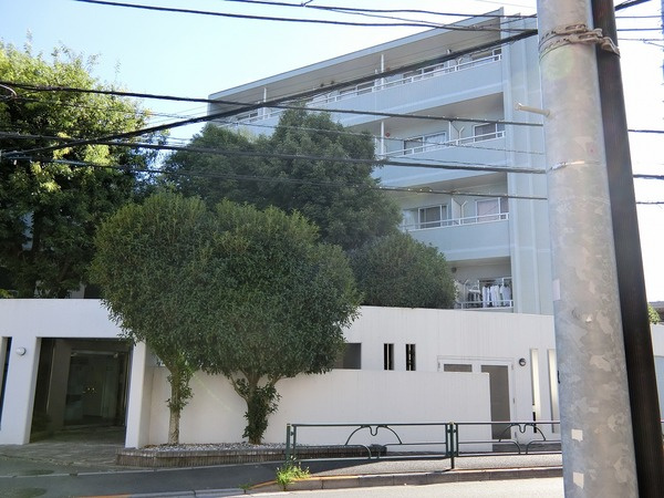 ユーコート千歳烏山の外観|おしゃれな外観です