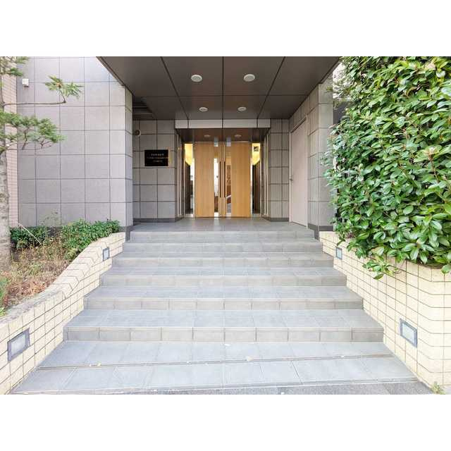 レジデンス桜新町スクエアのエントランス