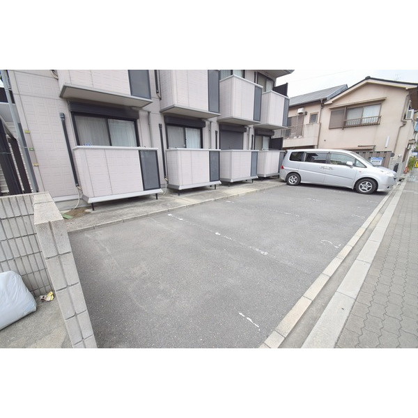 アーバンライフの駐車場