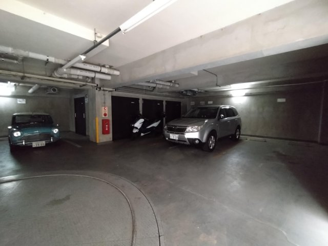 サンライズコスモスⅢのロビー|ゆとりのあるロビーです