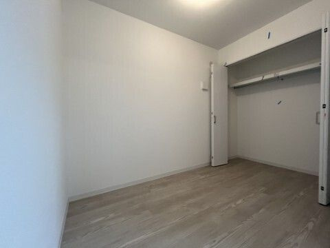 ジーメゾン桜西堀スリジエの洋室