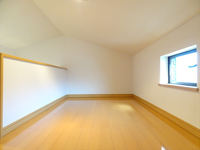 グレイス大原の寝室|広くて明るい寝室