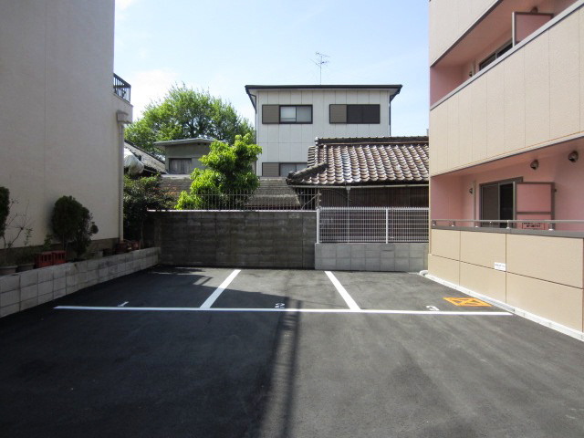 【駐車場】