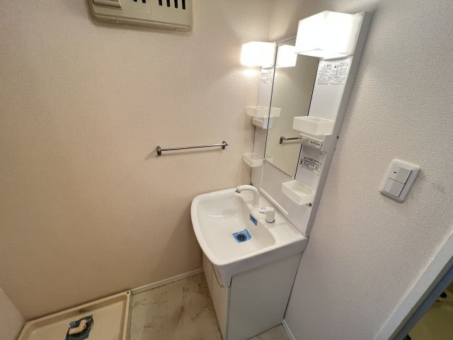 ハーヴェスト本郷の独立洗面台