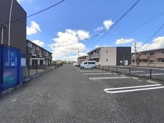 エル　フレールⅡの駐車場|駐車場があります