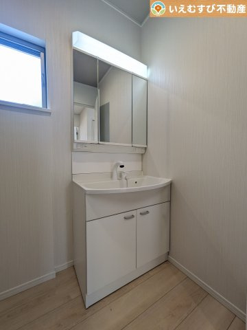 鴻巣市箕田　中古戸建の独立洗面台