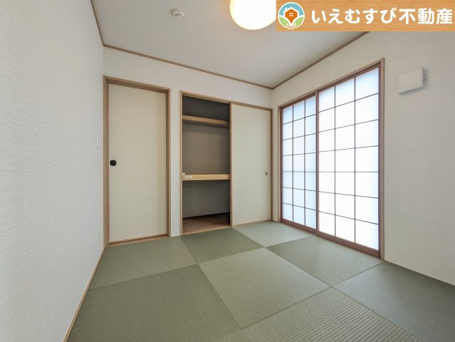 鴻巣市箕田　中古戸建の和室|すぐ横になれる和室は、みんながほっと一息つける空間
ちょっとした休憩や来客時、お子様のお世話にも大活躍しそうですね♪