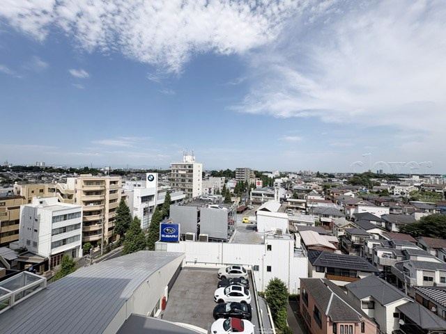 【展望】 | ライオンズマンション西荻 | 眼前に広がる空の雄大さと、このお部屋の自慢の一つである「眺望」をご覧ください。毎日、この景色を独り占めできる新生活に夢が広がります。～即日のご見学可能～　お問合せはお気軽にどうぞ。
