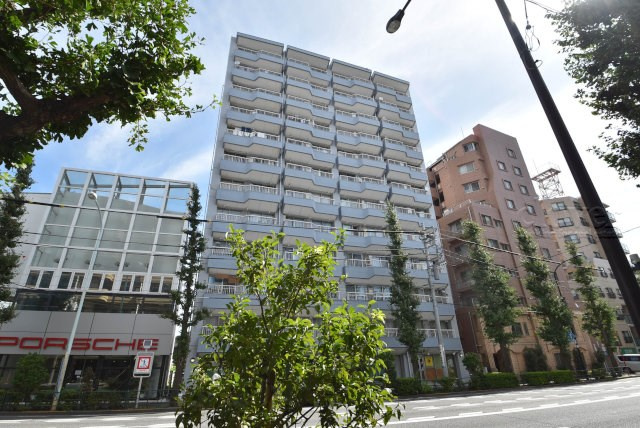 【現況写真】 | ライオンズマンション西荻 | 外観と前面道路　～即日のご見学可能～　お問合せはお気軽にどうぞ。

