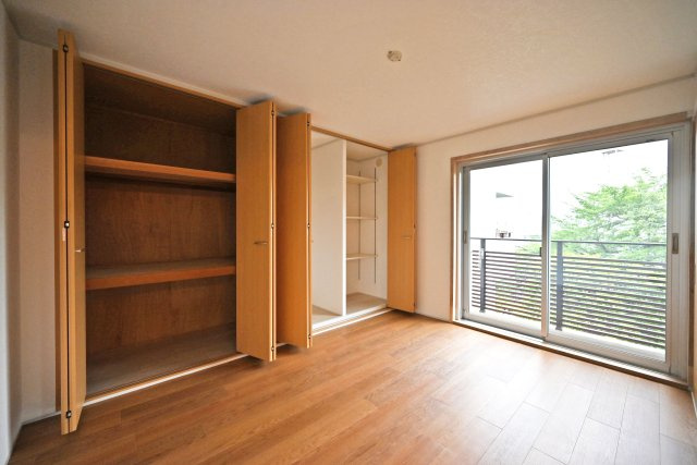 苦楽園レックスマンションの内観：施工例|同社施工例リフォーム完了済写真
洋室は全室南向き。陽当たり良好です。