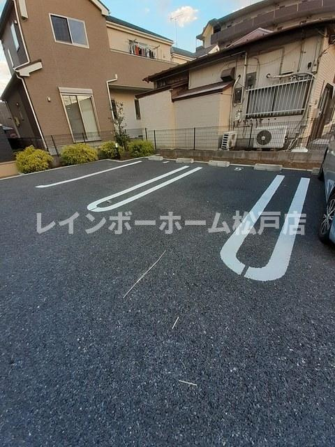 【仲介手数料：50％OFF】対象物件！の駐車場