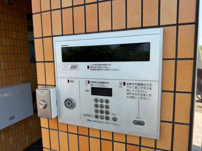 【防犯設備】 | ふぁみーゆ堺 | オートロックですので、セキュリティ面も安心ですよ