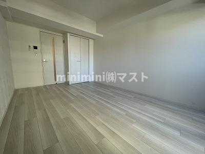 レジデンス大阪福島フォルテの居間・リビング