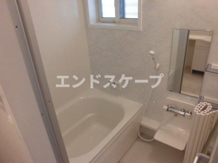 オペラハウス三光町の浴室|高崎、前橋、伊勢崎エリアのお部屋探しはエンドスケープまで！お客様の理想お聞かせ下さい♪
