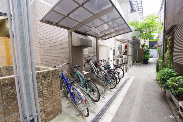 ダイワシティー福島の駐車場