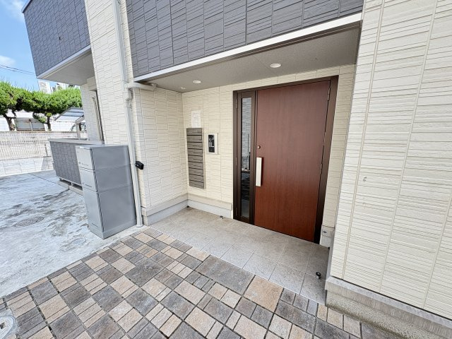 セジュール河辺のエントランス