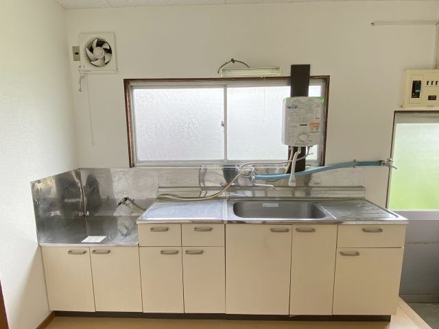 泉馬場貸家のキッチン|キッチン3帖