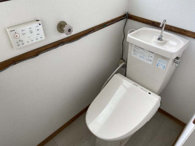 泉馬場貸家のトイレ|温水洗浄便座