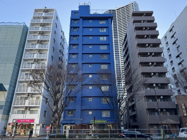 【外観】 | トダカ勝どきコーポ | 手入れの行き届いた外壁やエントランスなど、「見ればわかる」レベルで清潔感を保ったマンションです。築年数を感じさせない姿で皆様をお出迎えします。～即日のご見学可能～　お問合せはお気軽にどうぞ。