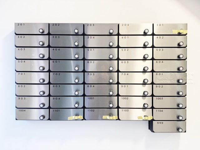 【設備】 | トダカ勝どきコーポ | ロック式の集合ポスト。セキュリティや個人情報に対する意識の高まりが強い昨今では、ポストにロックがかかることも大事なポイントになります。～即日のご見学可能～　お問合せはお気軽にどうぞ。