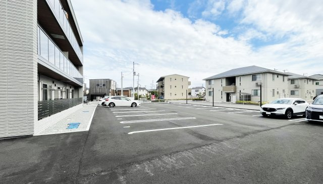 ＳｈａＭａｉｓｏｎ　グランフィリアの駐車場