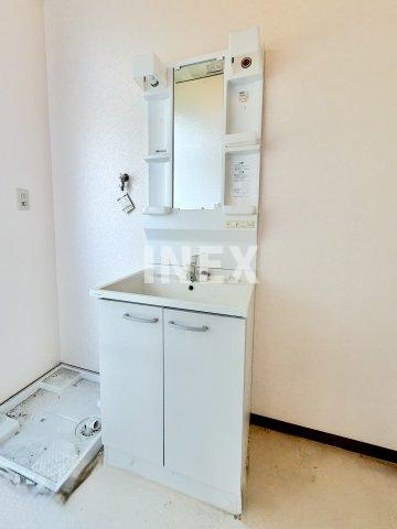 横浜市保土ケ谷区鎌谷町の一戸建ての洗面所