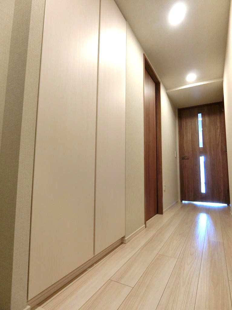 プラウドシティ越中島アクアテラスの玄関|ゆったりとした玄関です