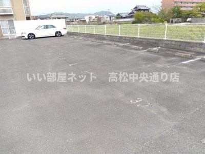 【駐車場】 | レオパレスＬａｄｙ　ＧｒａｙⅡ