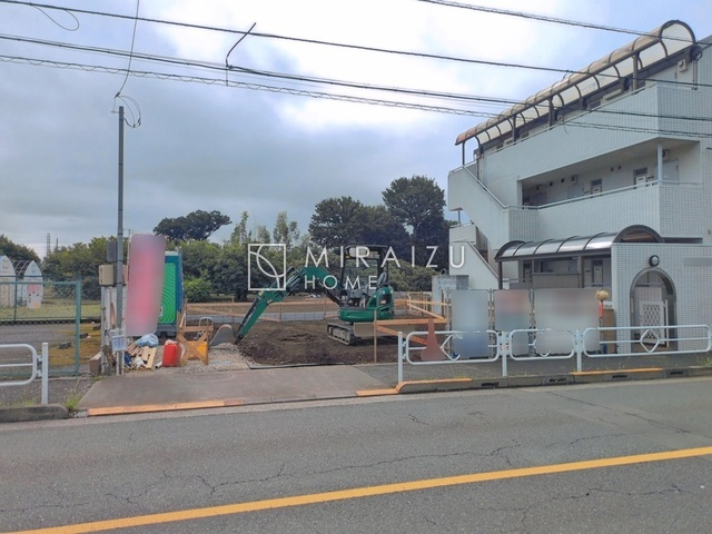 【前面道路含む現地写真】 | 贅沢な暮らしにぴったり設備が魅力♪家事導線の良い水回りで毎日綺麗家事もラクラク♪早朝、夜間問わず現地見学＆周辺環境ご案内致します♪