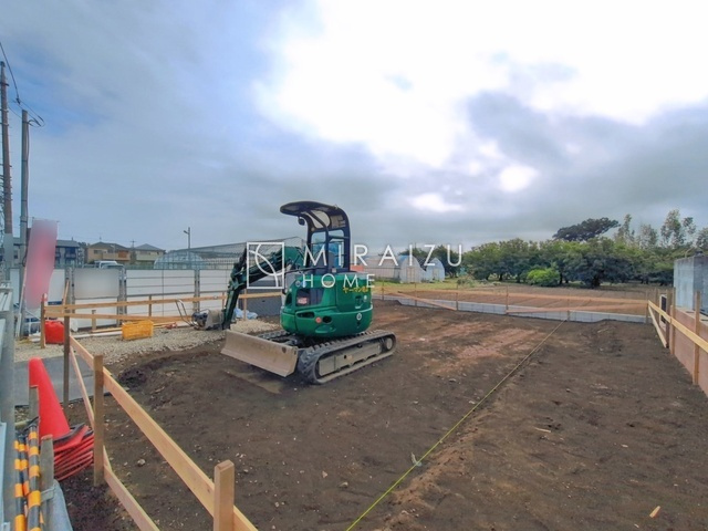 【外観】 | 青く澄み渡った綺麗な空と、陽の光をたっぷりと受ける、そんな新築住宅で新生活をスタートしてみませんか？見学・ご相談等、ミライズホーム(株)までお気軽にご連絡下さい♪