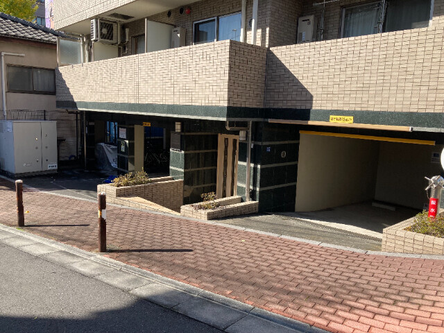 板橋区成増２丁目の賃貸マンションのエントランス