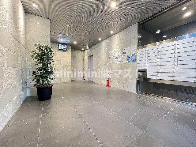 グランマーレ小路駅前のロビー